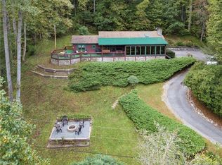 374 Woodmore Dr, Waynesville, NC 28785