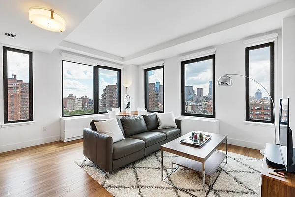 Rented by Cooper & Cooper Real Estate | media 17