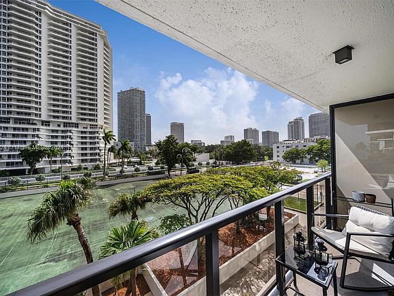 3rd image of 600 NE 36th St APT 311