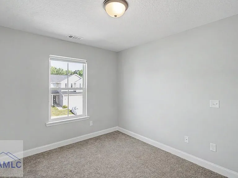 547 Fairview Cir — Photo 15