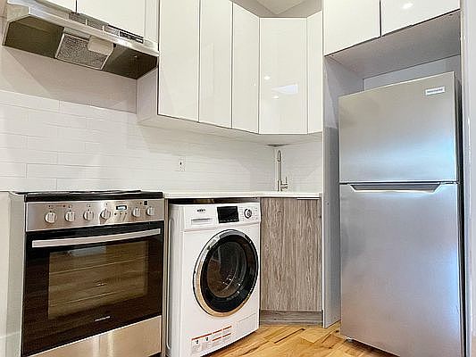 5th image of 293 Mac Dougal St #3