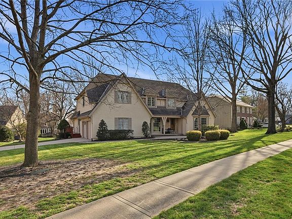 3rd image of 12333 Pembroke Ln