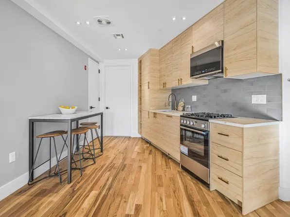 1079 Fulton Street image 3 of 10