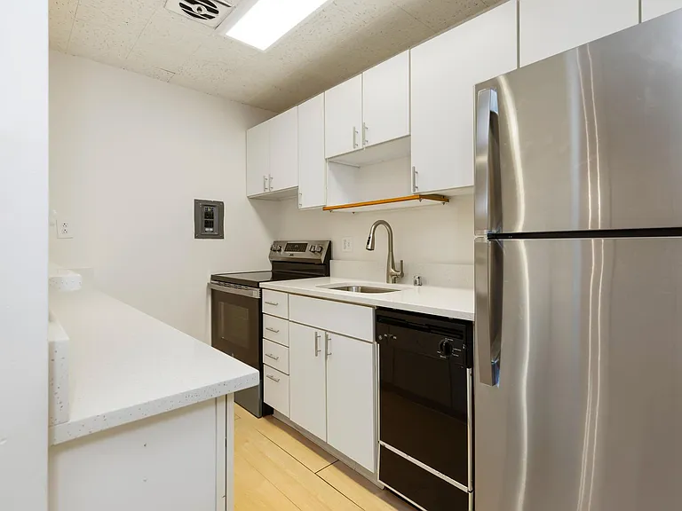 Seasons Apartments — Photo 2
