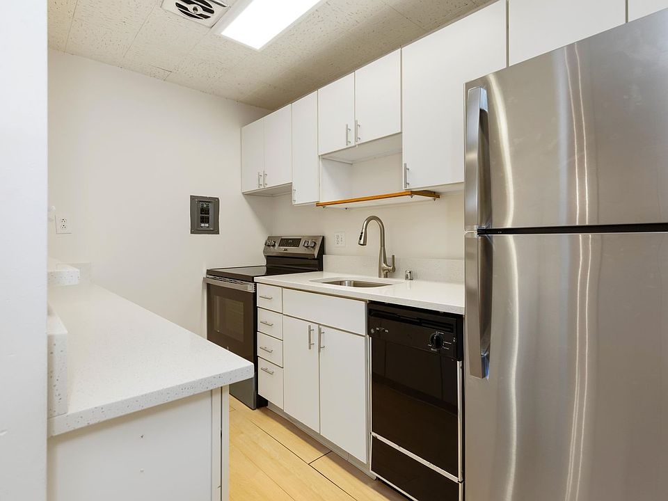 1st image of 324 W Olympic Pl #18601541