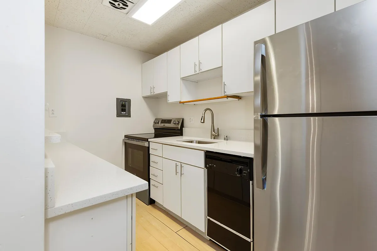 Building Photo - Seasons Apartments