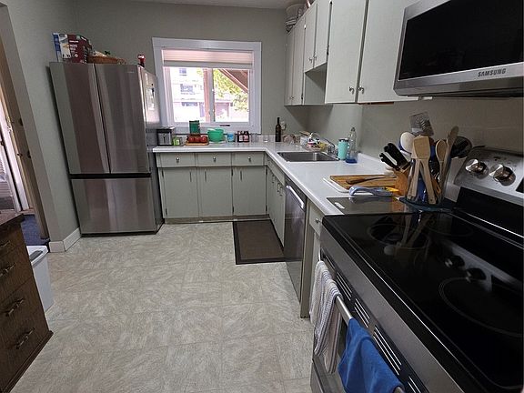 4th image of 449 Pendygrasse Road #104