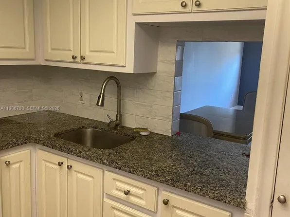 20111 NE 27th Ct APT K217, Aventura, FL 33180