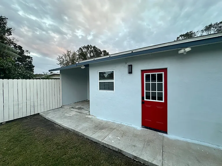 2210 S Euclid Cir #B — Photo 17