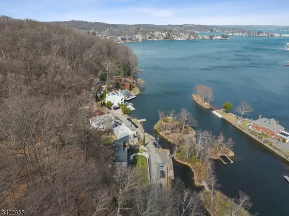 301 Kingsland Rd, Landing, NJ 07850