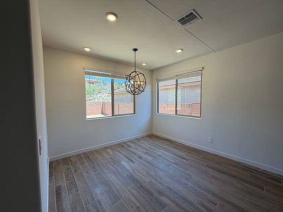 12098 N SHORE CLIFF DR Dining