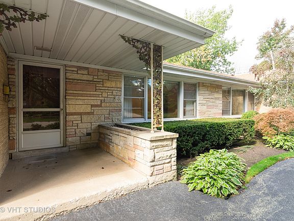 4th image of 8900 Karlov Ave