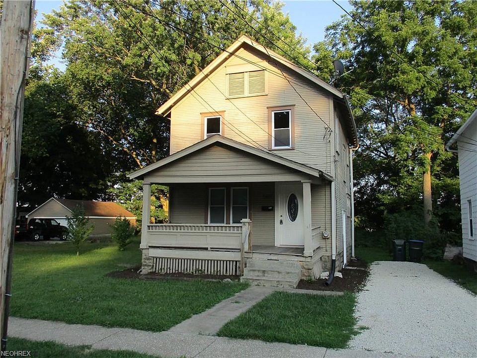 1st image of 2421 2nd St