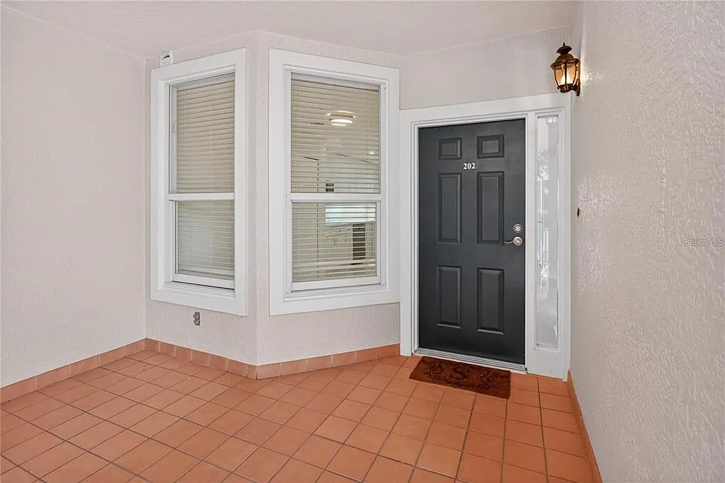 2 bed, 2.0 bath, 1608 sqft, $3,400 — Photo 3