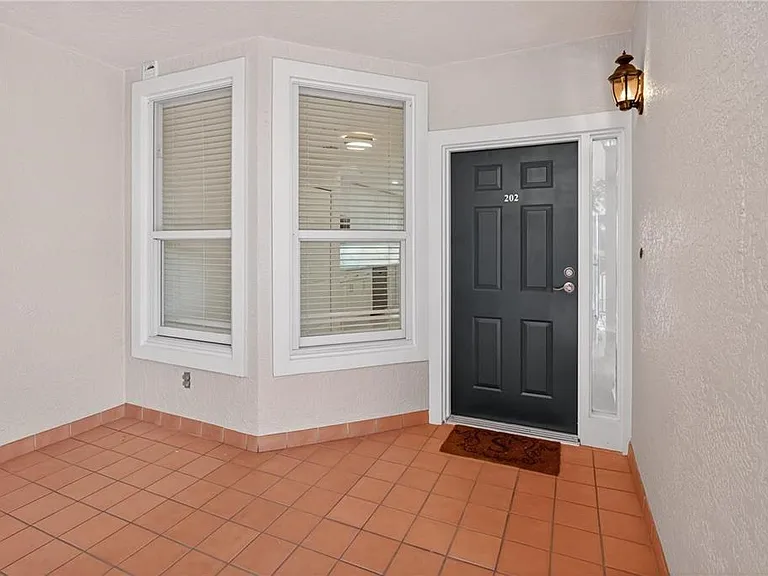 5430 Eagles Point Cir #202 — Photo 3