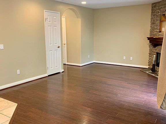 3rd image of 3223 Royal Oaks Dr #5