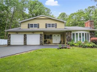 66 Wilford Rd, North Branford, CT 06471