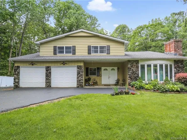 66 Wilford Road, North Branford, CT 06471