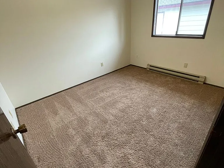 4304 N Crown Ave — Photo 6