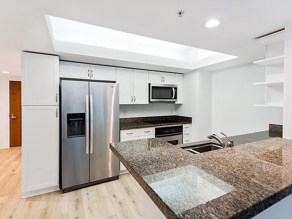 3rd image of 13700 Marina Pointe Dr Unit 422
