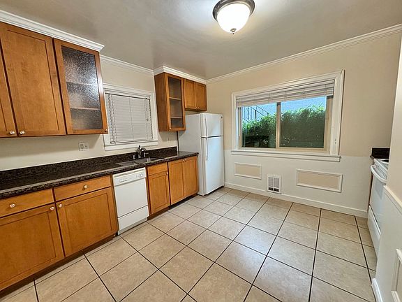 3rd image of 7526 24th Ave NW APT 8