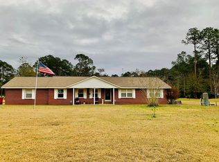 379 Cypress Dr SE, Baxley, GA 31513