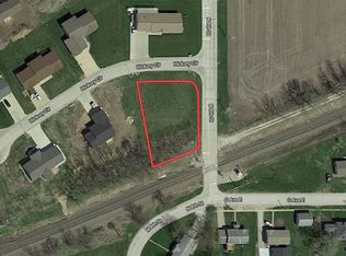 Hickory Cir, Albia, IA 52531