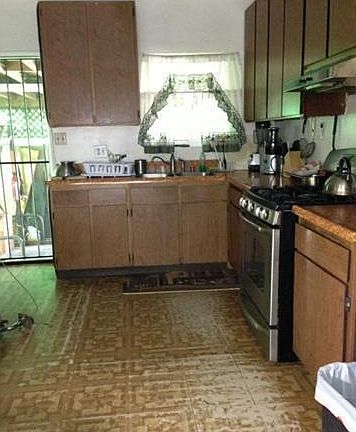 4th image of 1037 McDonald Ave
