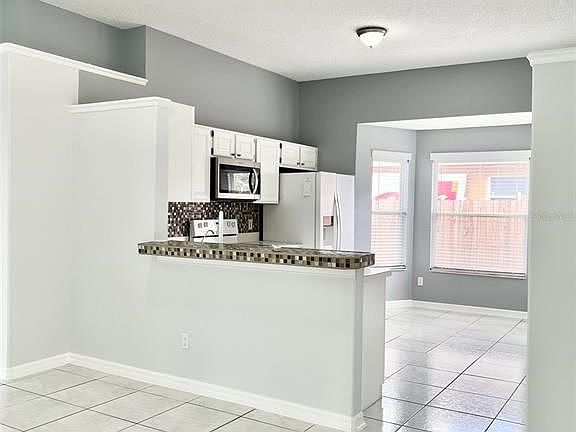 5th image of 581 Valencia Place Cir