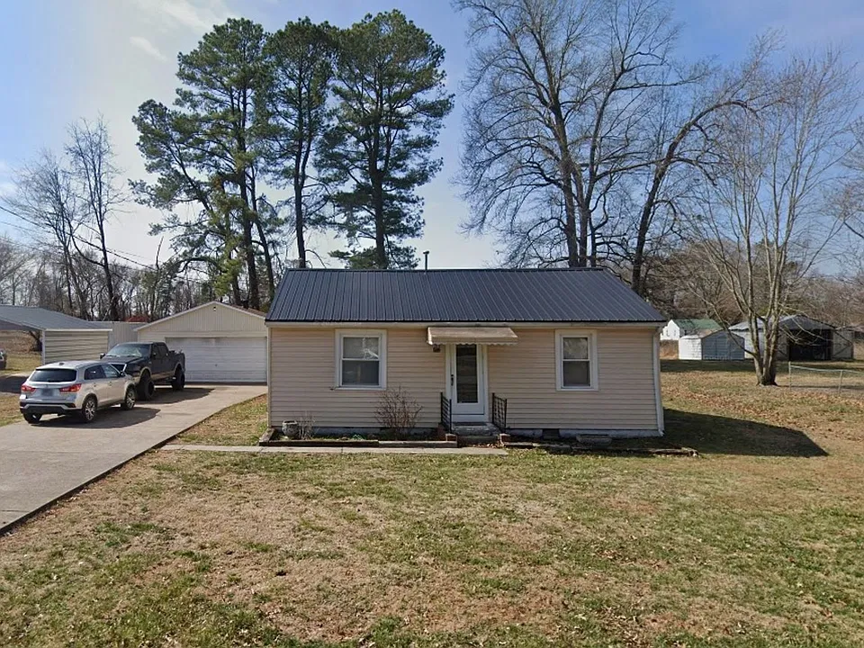 123 Locust St