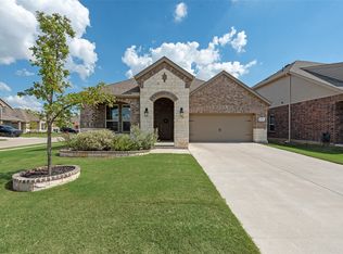 2936 Brady Starr Dr, Aubrey, TX 76227