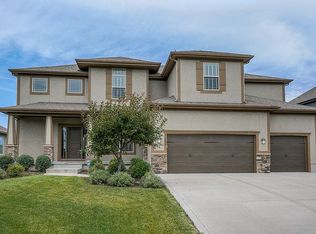 11500 W 152nd St, Overland Park, KS 66221
