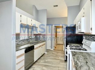915 Hilltop Ln, Toledo, OH 43615