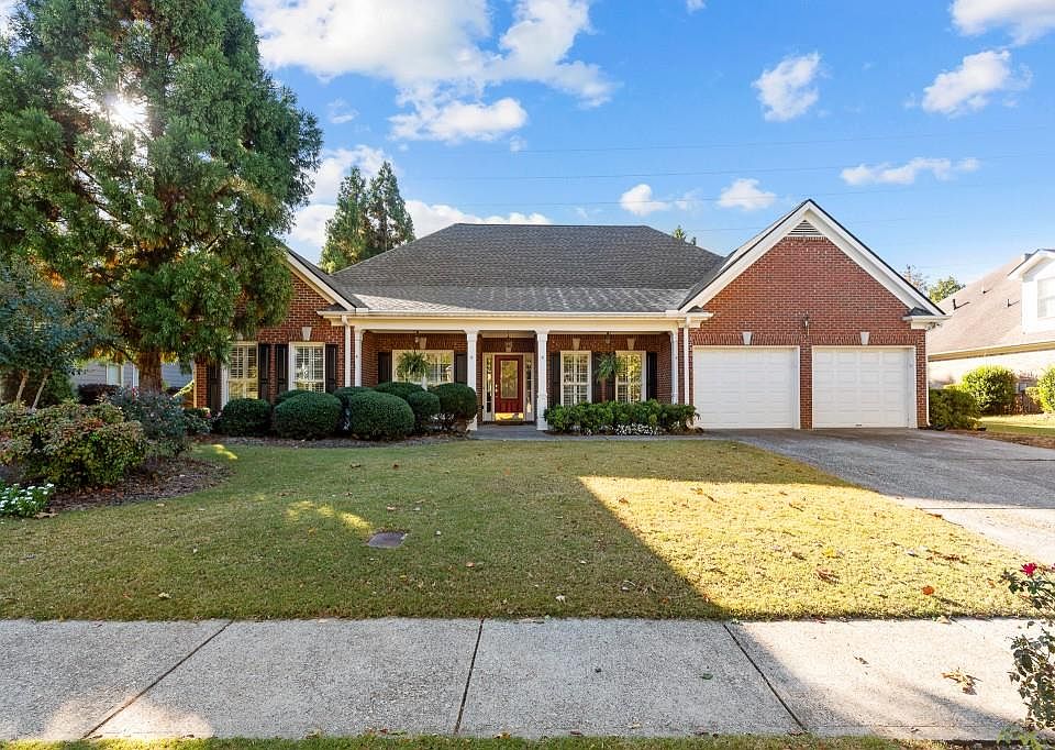 1st image of 985 NE Chippewa Oak Dr