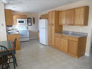 3rd image of 86 Creighton Ave