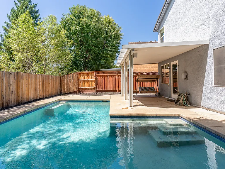 5230 Bay St — Photo 56
