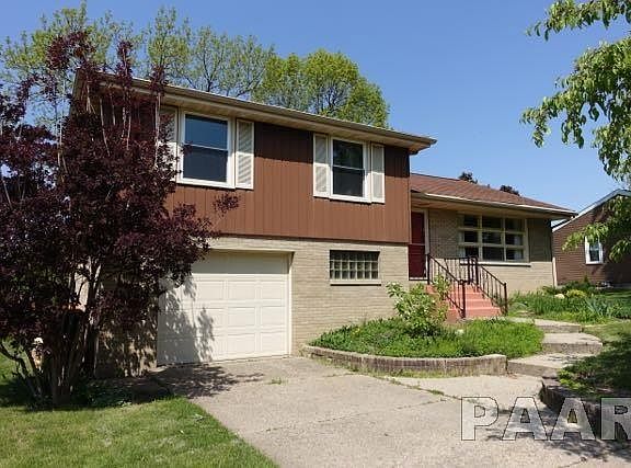 2nd image of 4707 N Woodview Ave