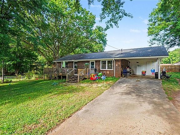 3rd image of 109 Laurie Ct