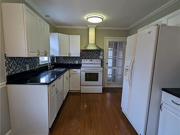 3rd image of 420 N Rotary Dr