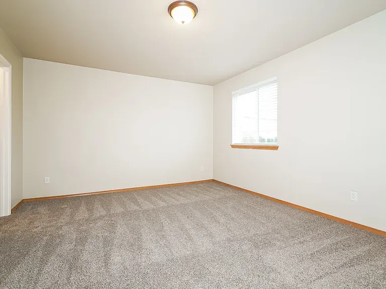 6422 S Warner St — Photo 4