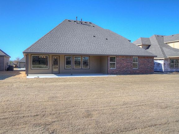 4th image of 7801 N 144th Ave E