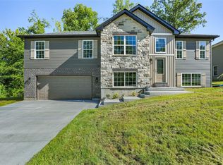 302 Watermill Dr, Washington, MO 63090