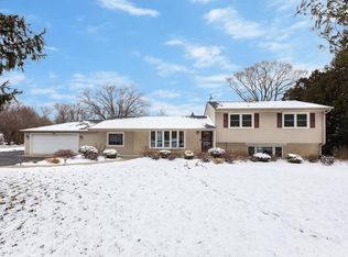 4N581 Petersdorf Rd, West Chicago, IL 60185