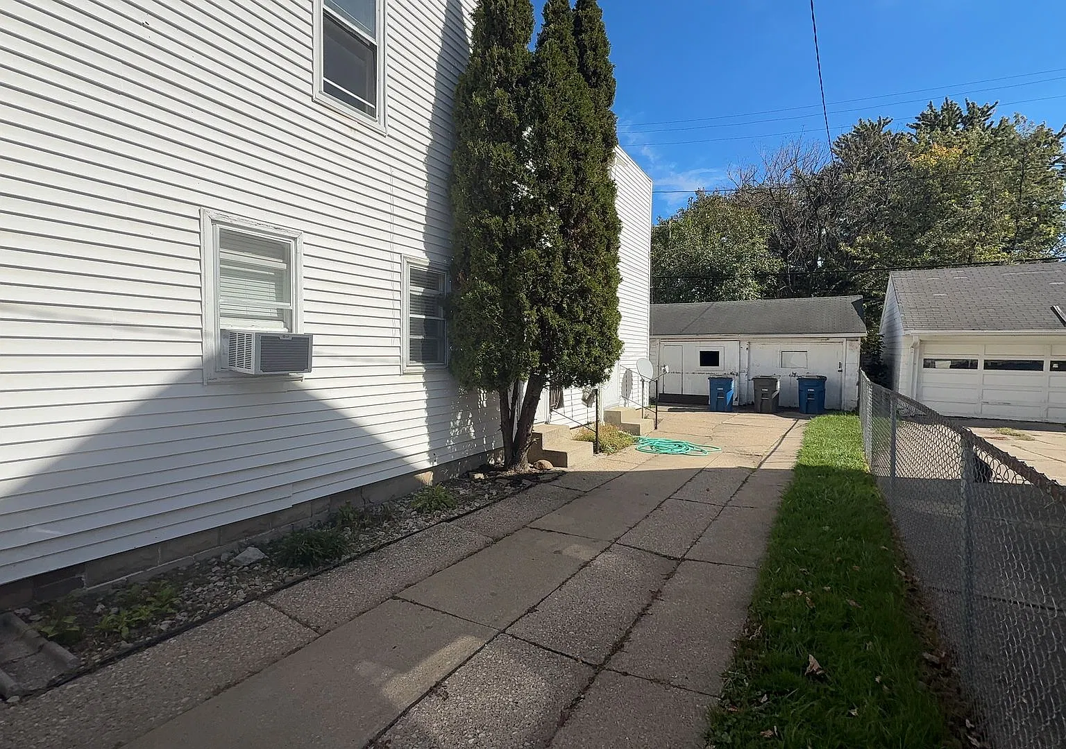 3950 Woodhaven Drive — Photo 4