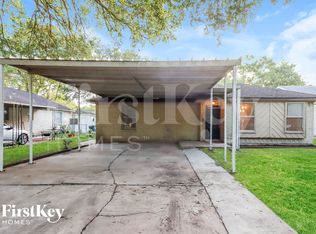 2518 S San Antonio St, Pearland, TX 77581