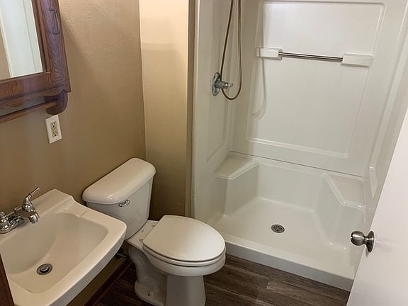 4th image of 220 W 8th St