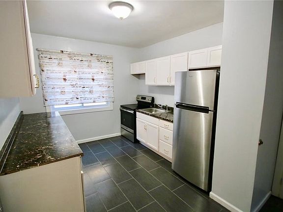 5th image of 2143 Halstead Ave