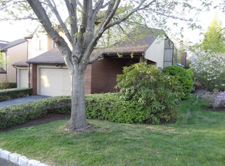 40 Brookridge Rd, New Rochelle, NY 10804