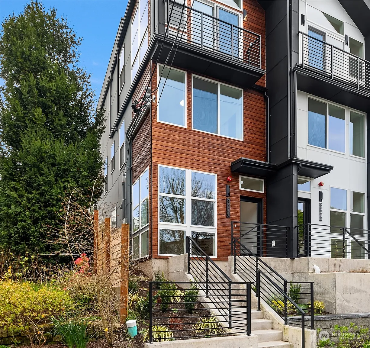2346 Franklin Avenue E #C photo 1