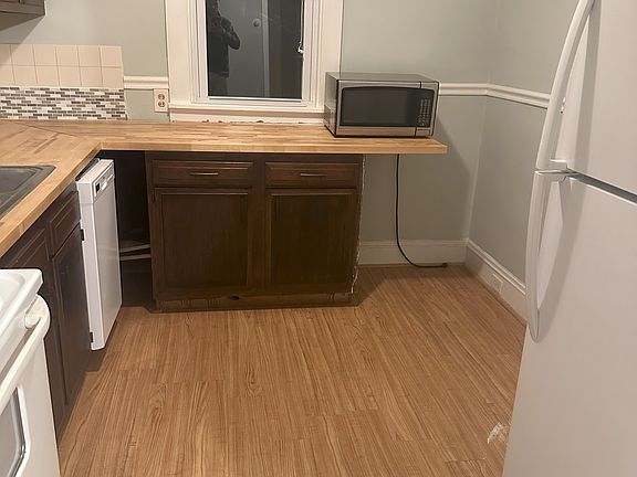 2nd image of 1305 Marlowe Ave